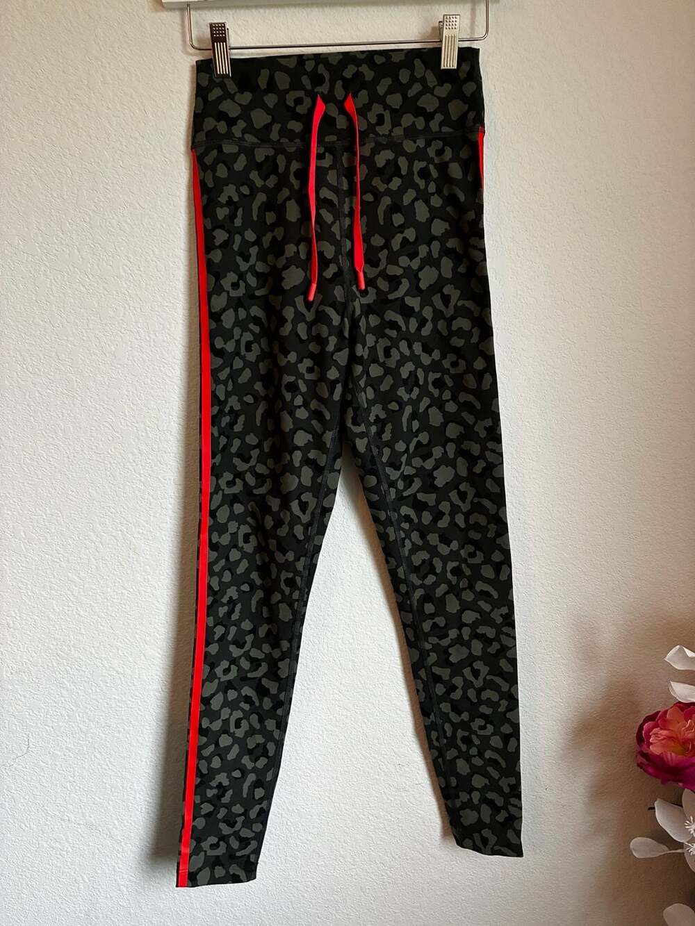 SDX WFA Leopard Print Leggings Size Small